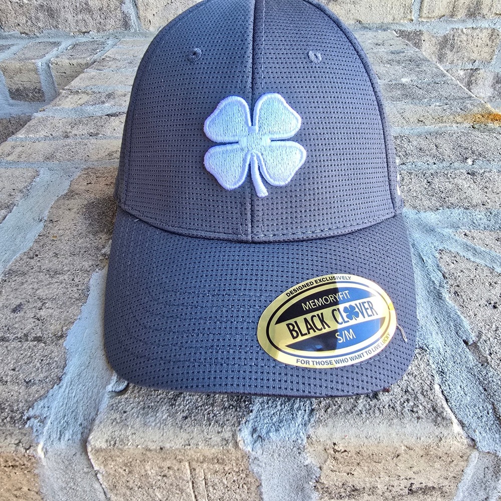 Black Clover Mens Memory Fit Hat Grey White Clover Golf Baseball Cap S/M NEW